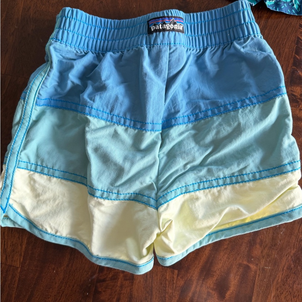 Boys 2T Swimsuit bundle - Picture 4 of 7